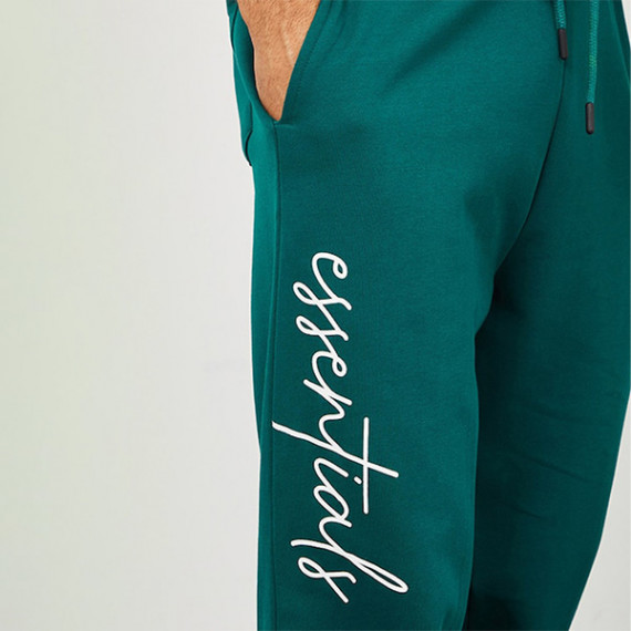 https://letshopz.com/products/men-green-solid-relaxed-fit-cotton-joggers