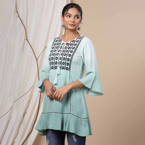 https://letshopz.com/products/women-green-tunics