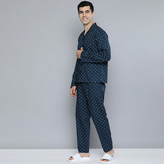 https://letshopz.com/products/men-navy-blue-white-printed-pure-cotton-night-suit