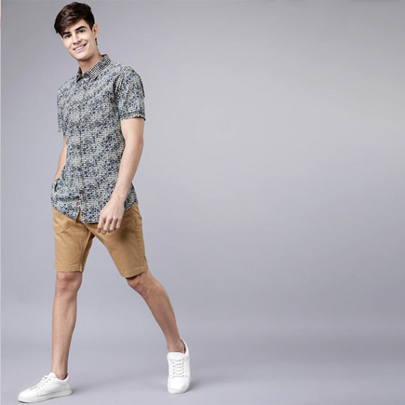 https://letshopz.com/products/men-khaki-solid-slim-fit-regular-shorts