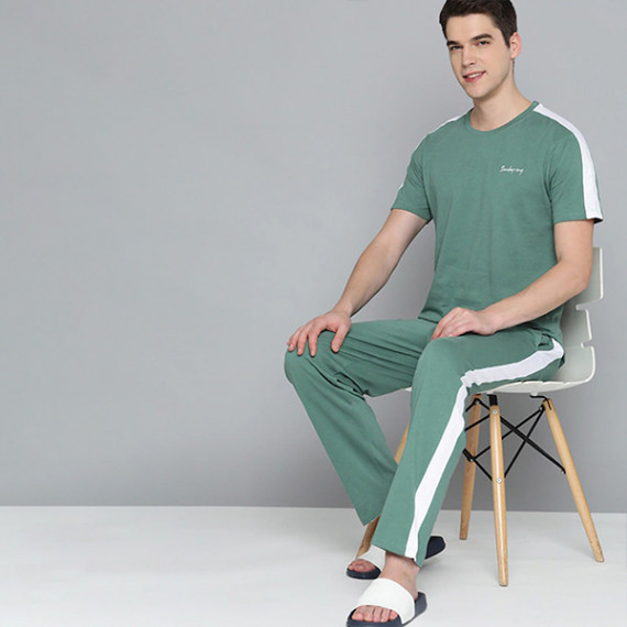 https://letshopz.com/products/men-green-white-side-stripes-pure-cotton-pyjama-set