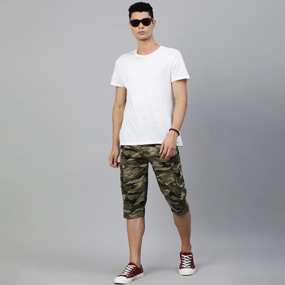 https://letshopz.com/products/men-olive-green-beige-camouflage-printed-pure-cotton-34th-cargo-shorts